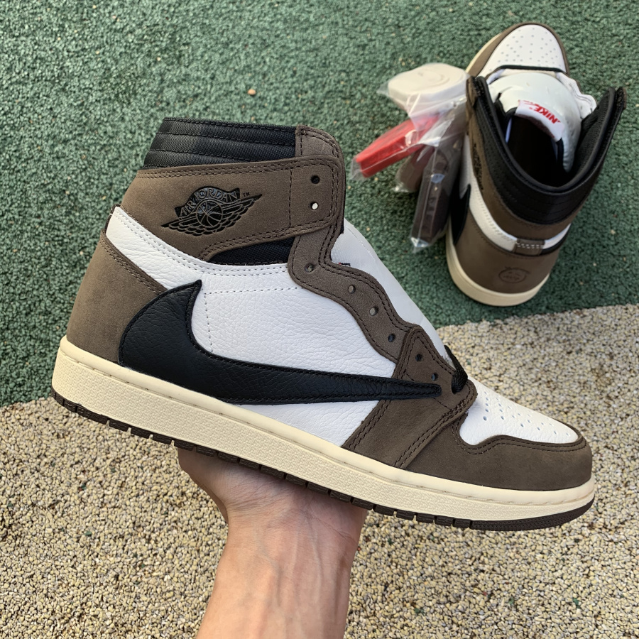 Travis Scott x Air Jordan 1 Retro High OG 'Mocha' - SneakerCharter.com