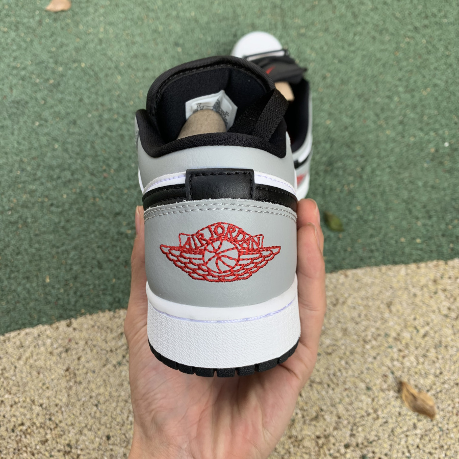 Air Jordan 1 Low 'Light Smoke Grey' - SneakerCharter.com