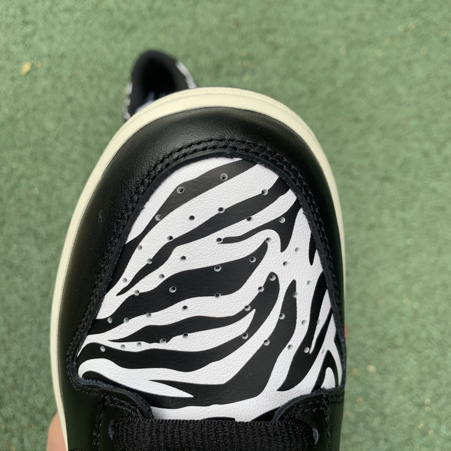 dunk low zebra cakes
