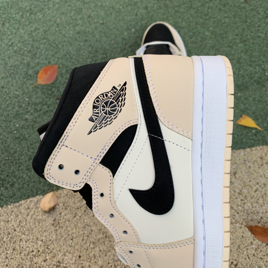 retro 1 barely orange