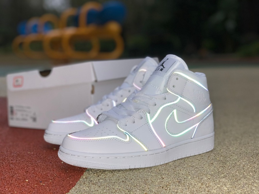 women's air jordan 1 mid se iridescent trim
