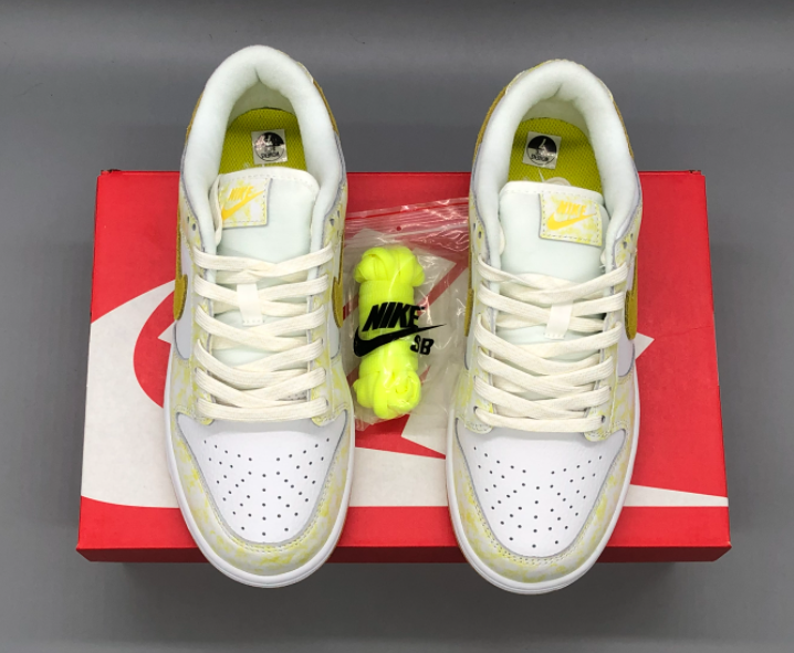 dunk low og yellow strike