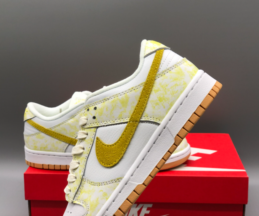 dunk low og yellow strike