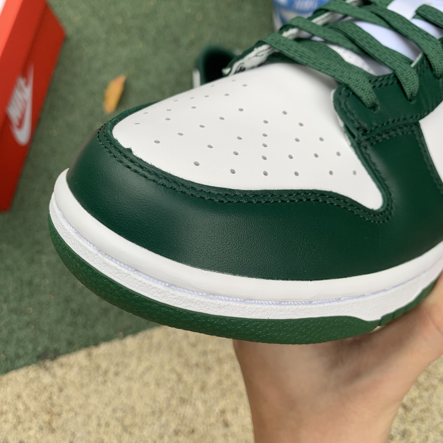 sb dunk low michigan state