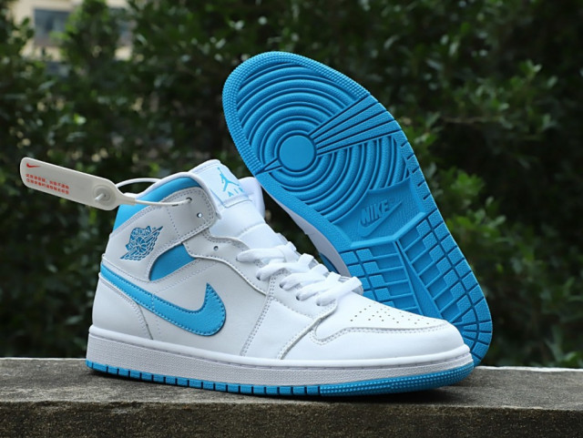 Air Jordan 1 Mid 'UNC' - SneakerCharter.com