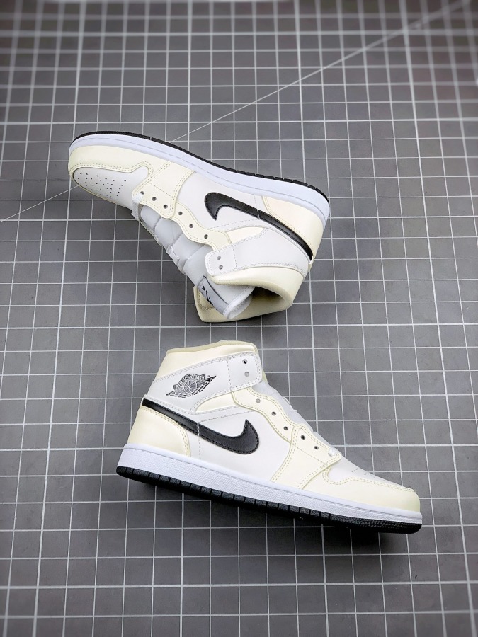 Air Jordan 1 Mid 'Coconut Milk'