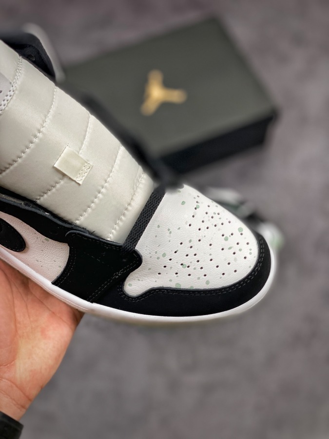 glow in the dark panda jordan 1