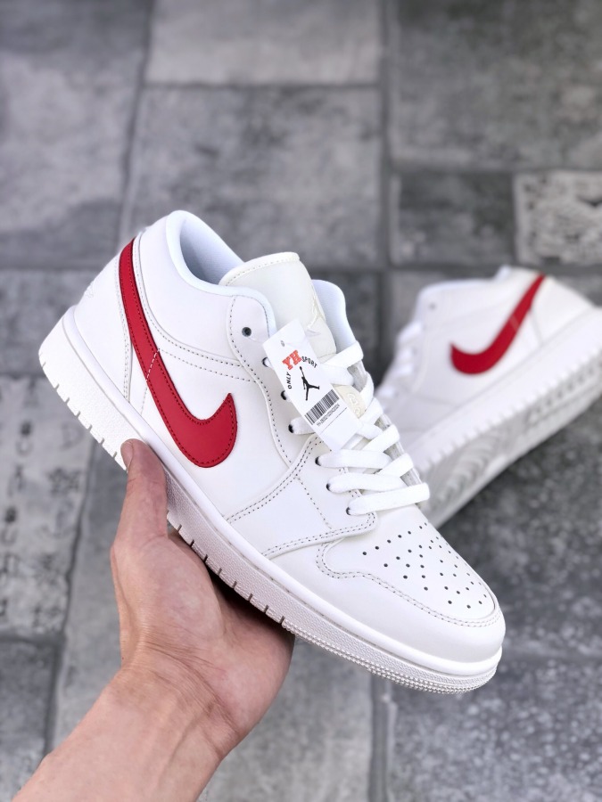 Air Jordan 1 Low 'University Red'