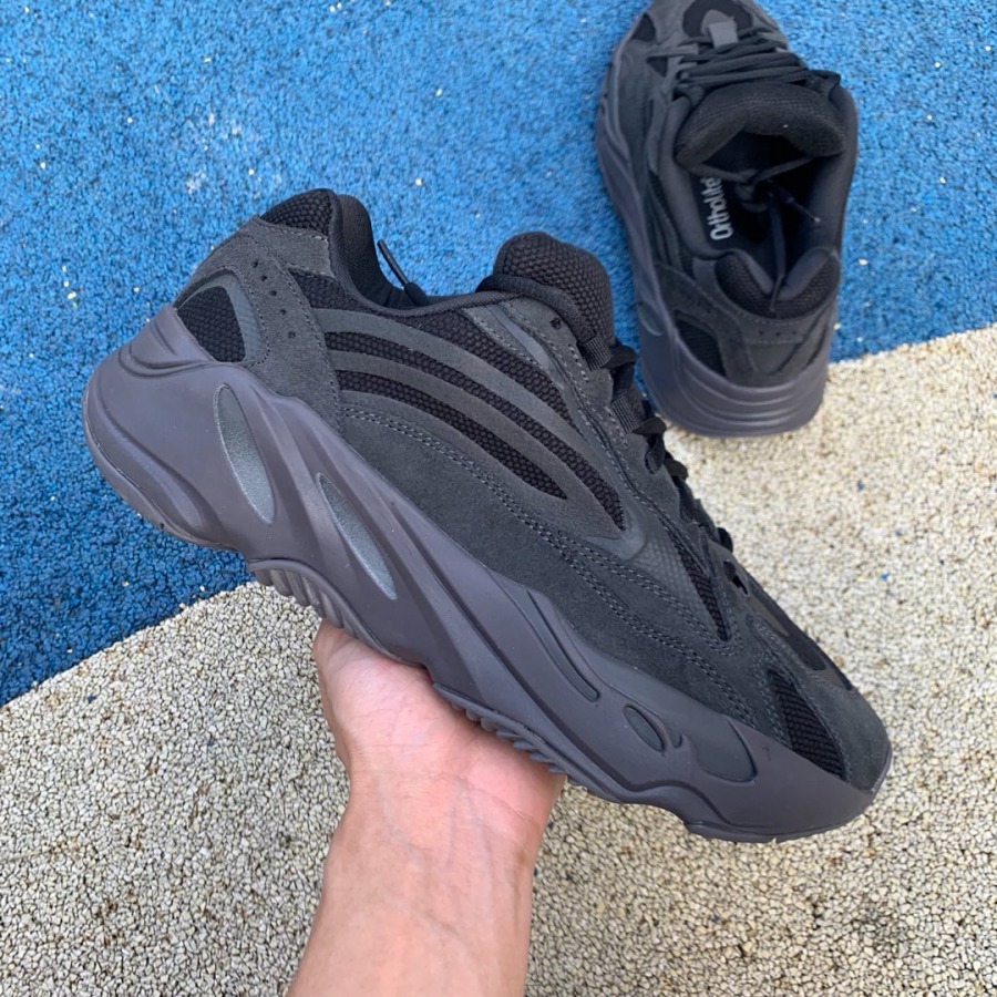 Yeezy Boost 700 V2 