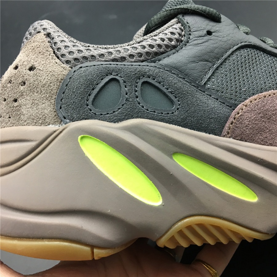 yeezy supply 700 mauve