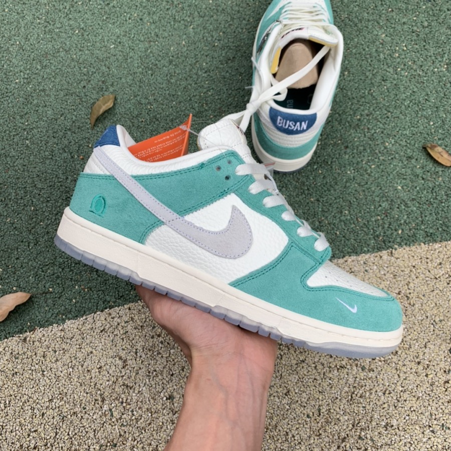 kasina dunk low road sign