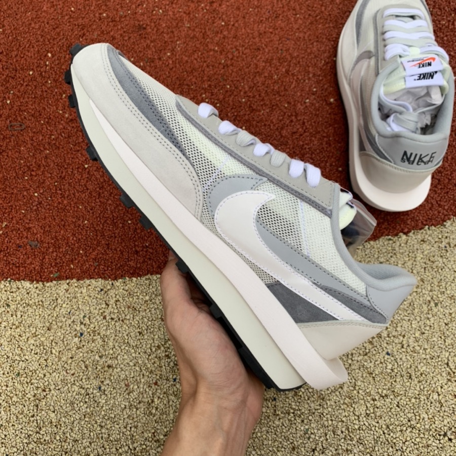 nike x sacai ldwaffle summit white