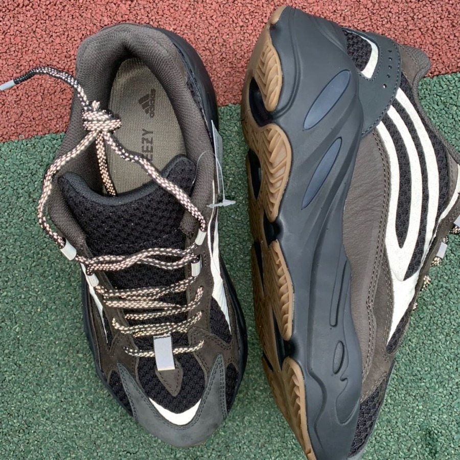 yeezy boost 700 v2 geode