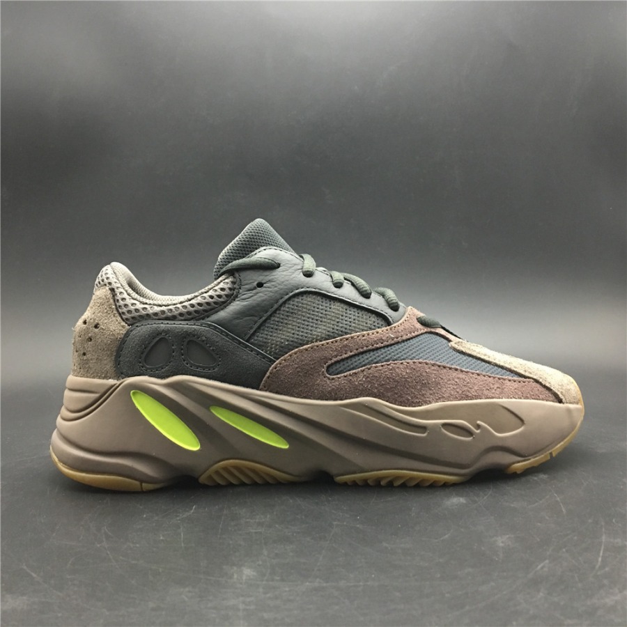 Yeezy Boost 700 'Mauve' - SneakerCharter.com