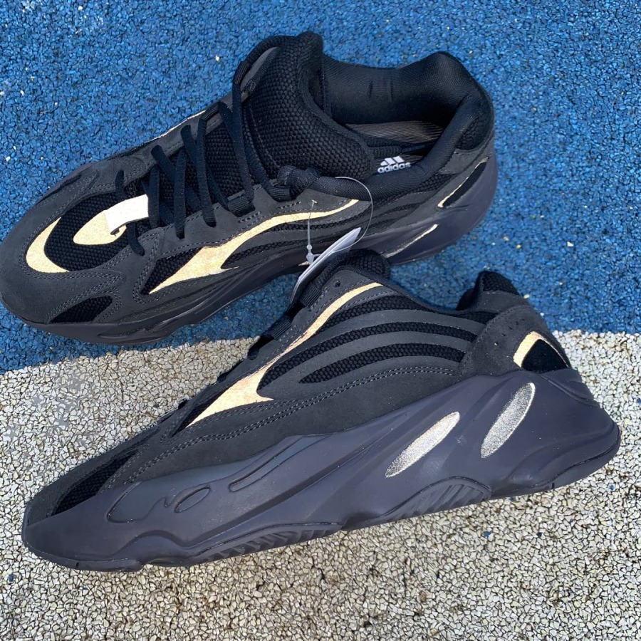 yeezy 700 boost vanta