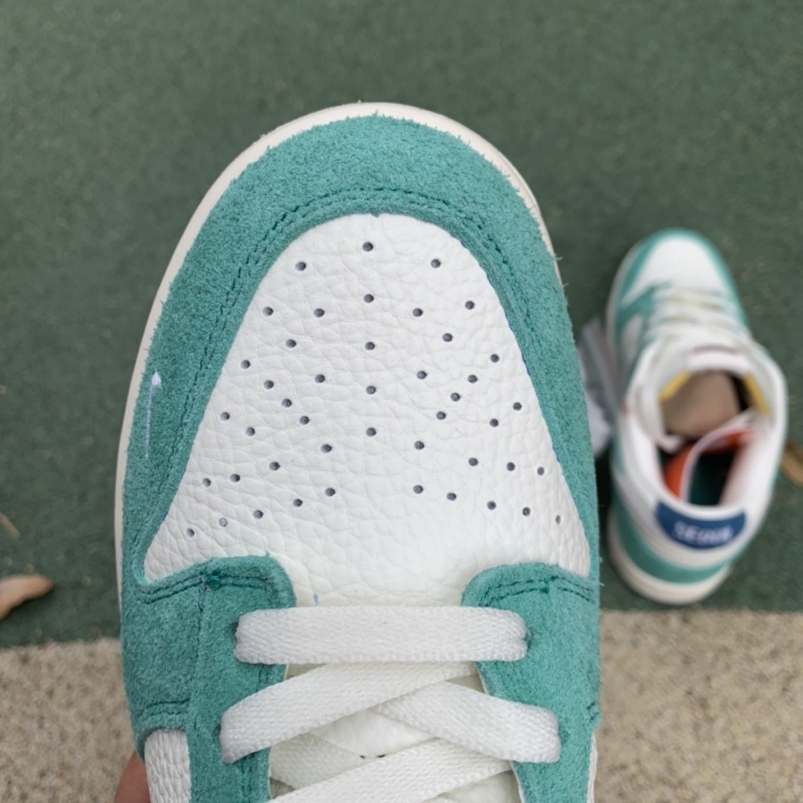 Kasina x Dunk Low 'Road Sign' - SneakerCharter.com