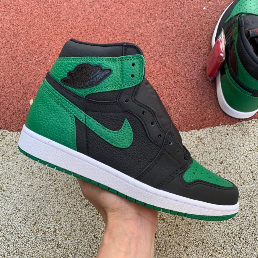 Air Jordan 1 Retro High OG 'Pine Green 2. 0' - SneakerCharter.com