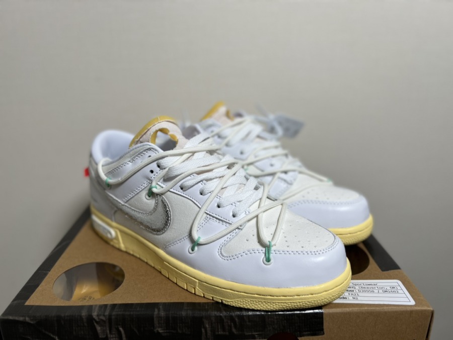 Off-White x Dunk Low 'Lot 01 of 50' - SneakerCharter.com