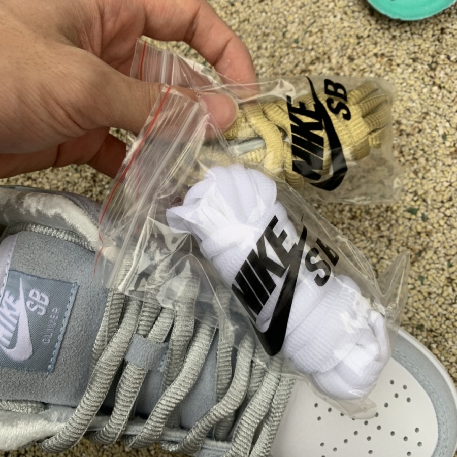 sb dunk low x sean cliver holiday special