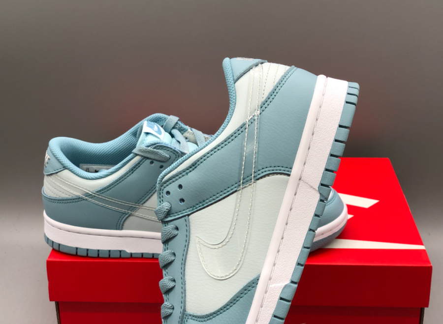 aura dunk low
