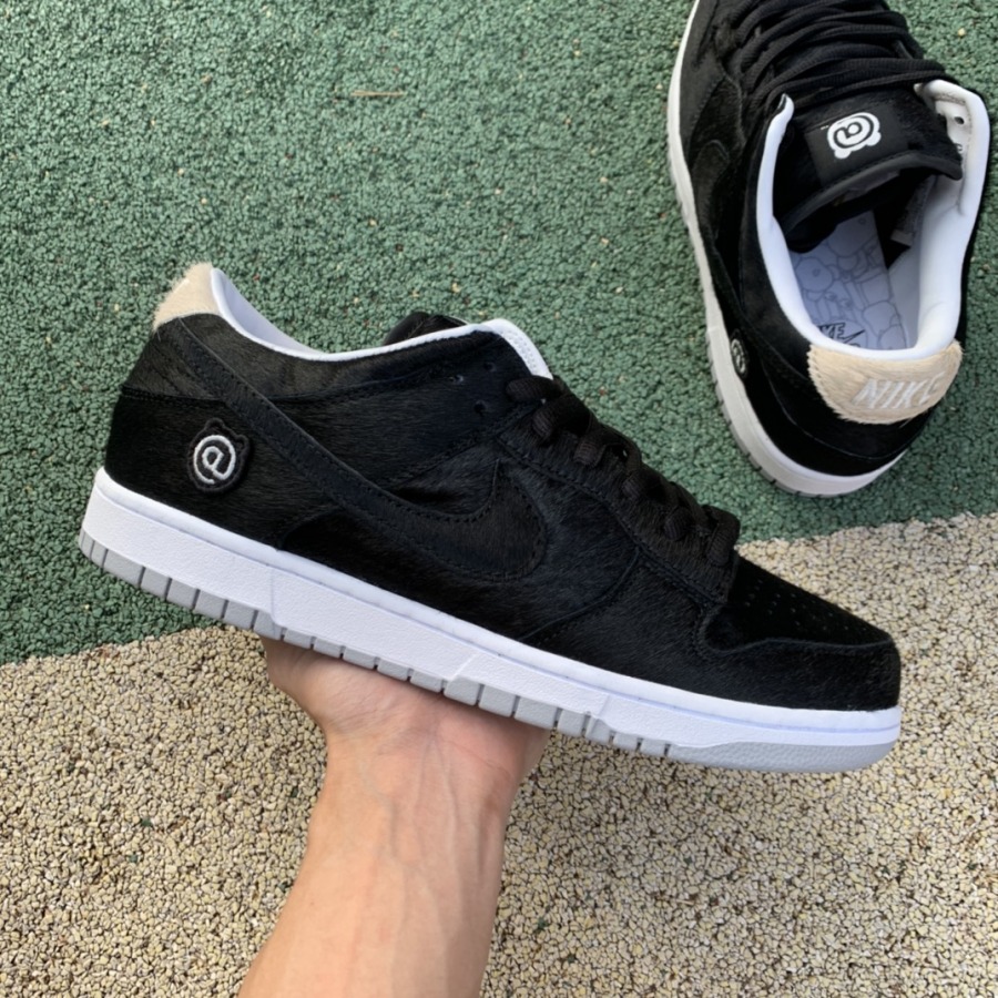 sb dunk medicom