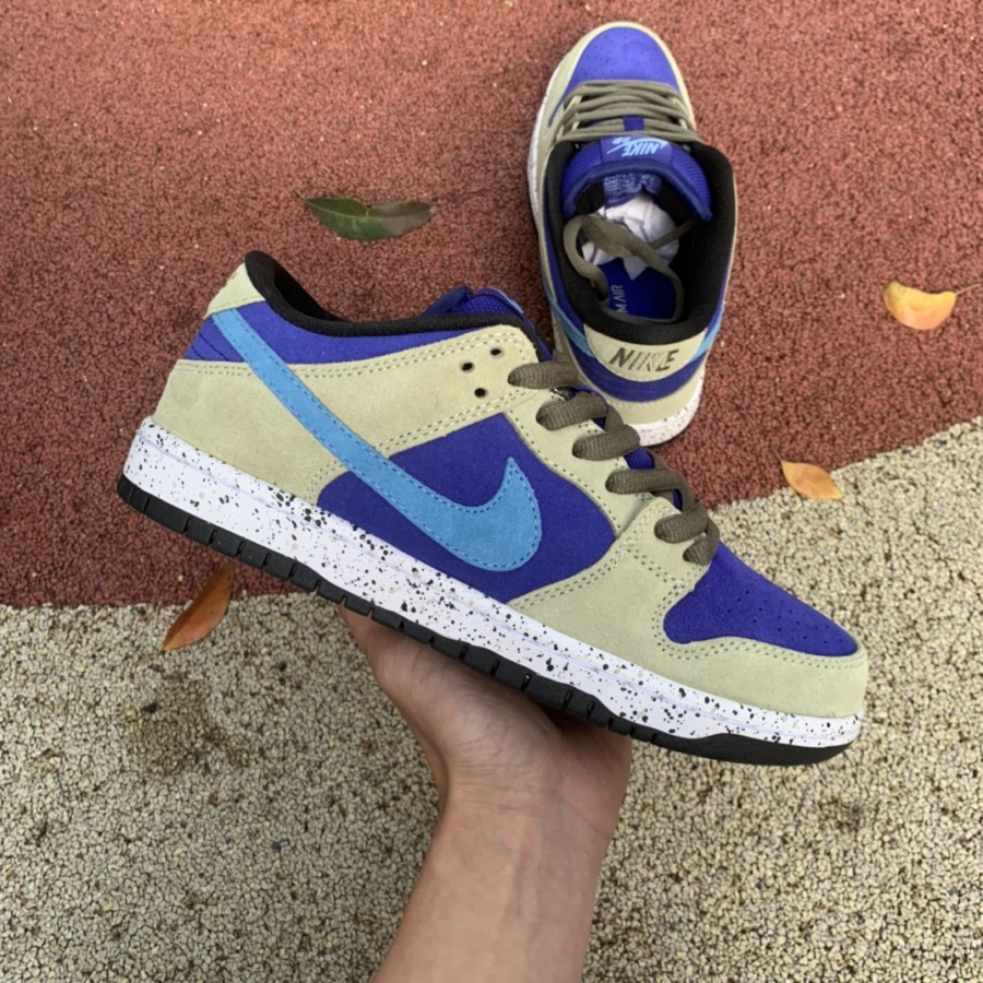 nike dunk low sb acg celadon mens