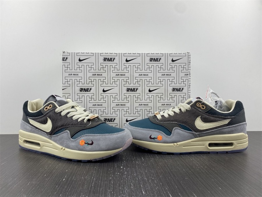 air max 1 kasina on feet