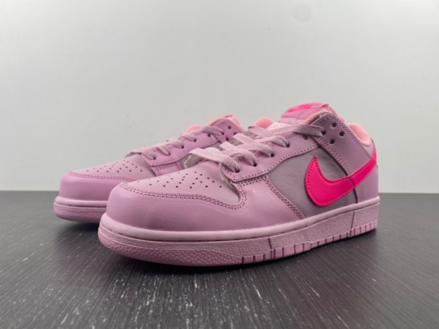 Dunk Low GS 'Triple Pink' - SneakerCharter.com