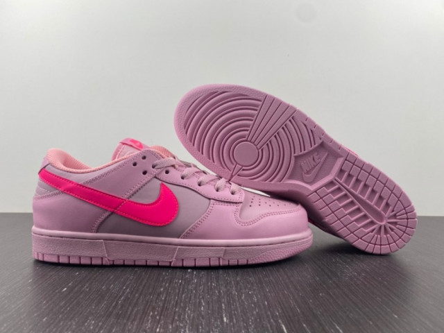 Dunk Low GS 'Triple Pink' - SneakerCharter.com