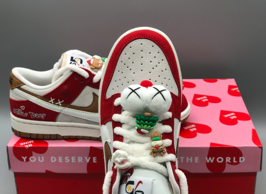 sb dunk low christmas