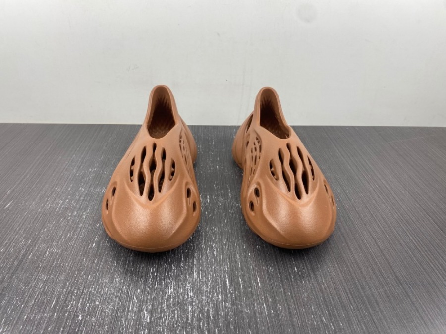 Yeezy Foam Runner 'Flax'